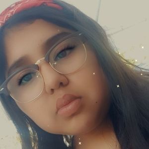 Meet your Posher, Yanett